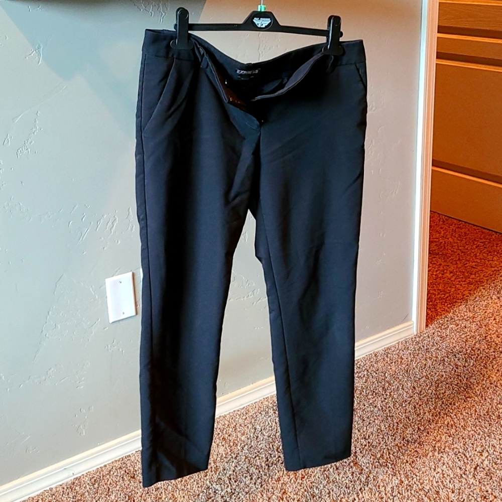 Express Capris